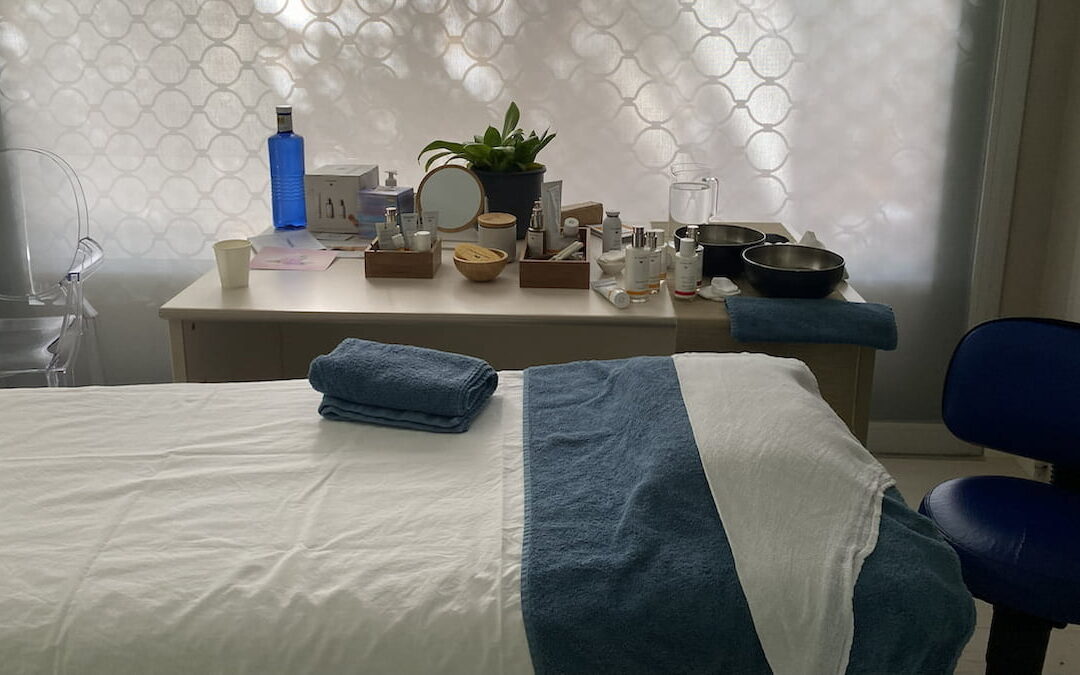 Camilla preparada para facial Dr. Hauschka en Sitges