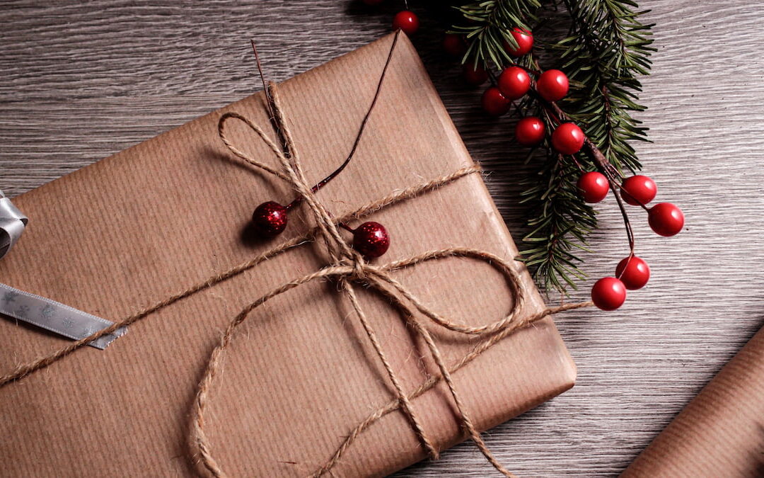 Regalo en ambiente navideño, la forma de regalar Navidad padres mayores Barcelona
